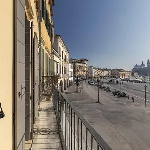  Apartment Palazzo Carpediem-prato Della Valle Italy